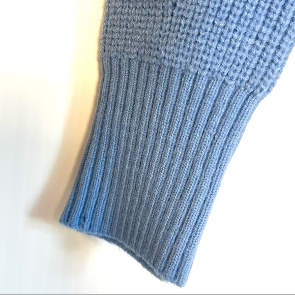 NWT Women's Relaxed Modern Cropped Crewneck Sweater Wide Rib Cuff & Hem Med - Picture 4 of 4